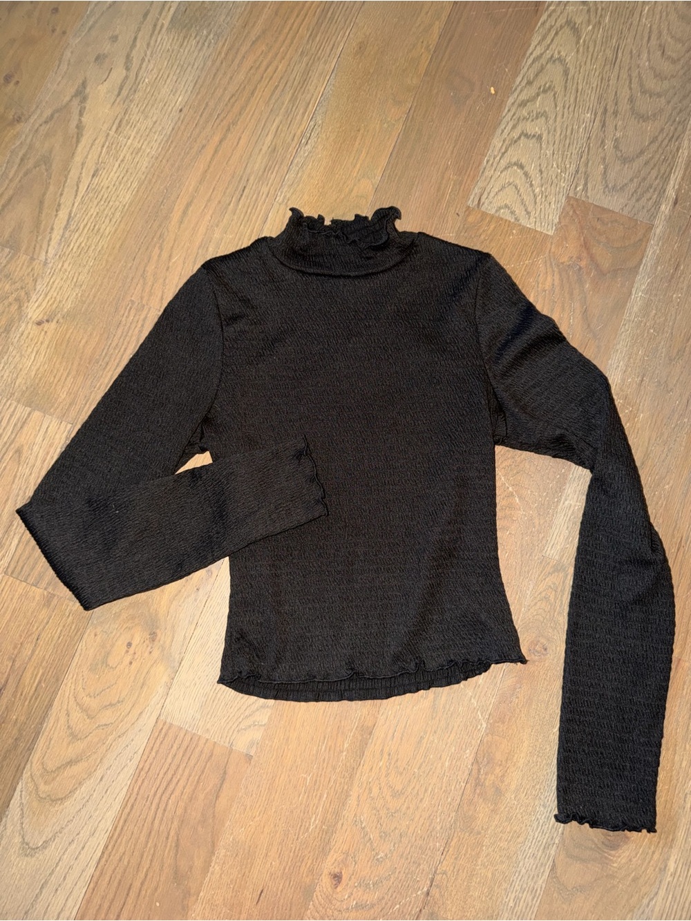 Altar’d State Black Ruffled Mock Neck cropped Long-Sleeve Top Sz M